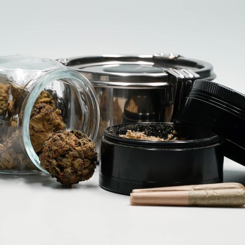 curing cannabis techniques | cannabis jar and grinder